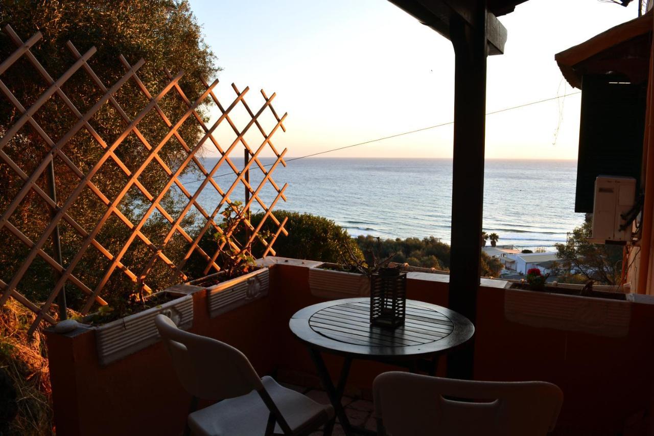 Papadatos Apts With Amazing View - 5Mins From The Beach Kontogialos 외부 사진