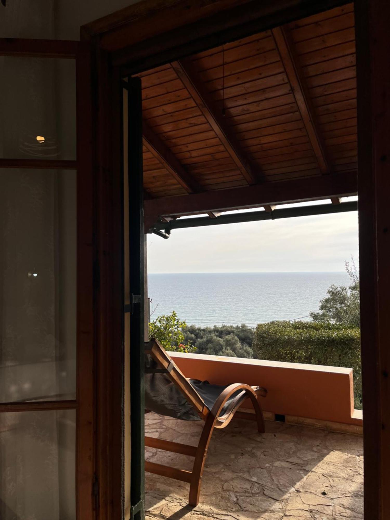 Papadatos Apts With Amazing View - 5Mins From The Beach Kontogialos 외부 사진
