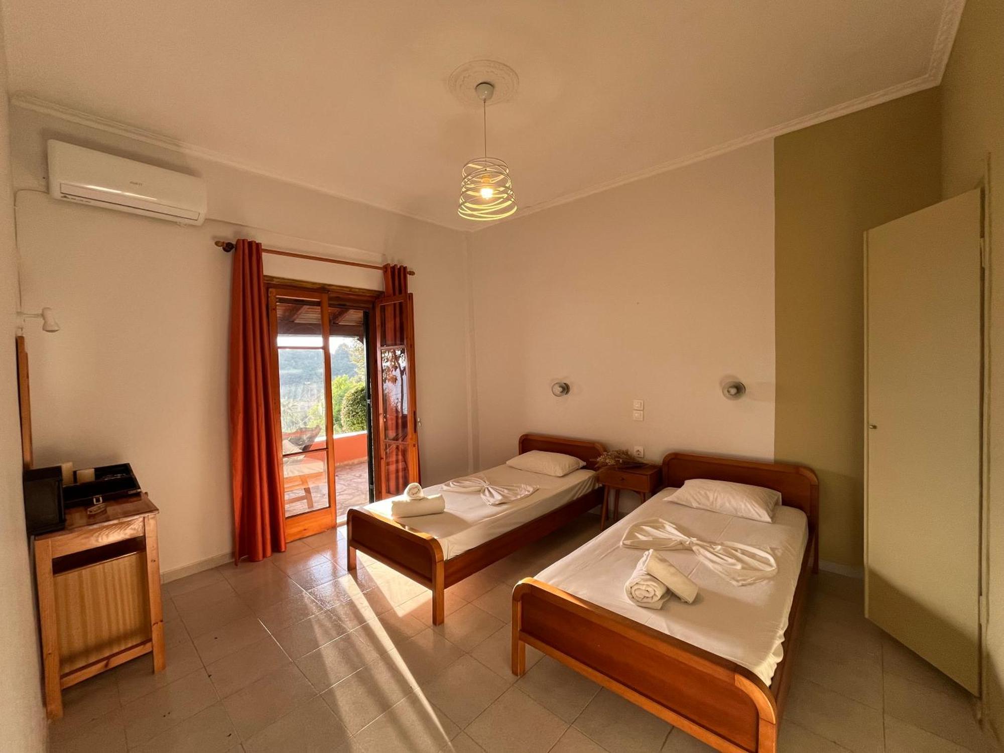 Papadatos Apts With Amazing View - 5Mins From The Beach Kontogialos 외부 사진
